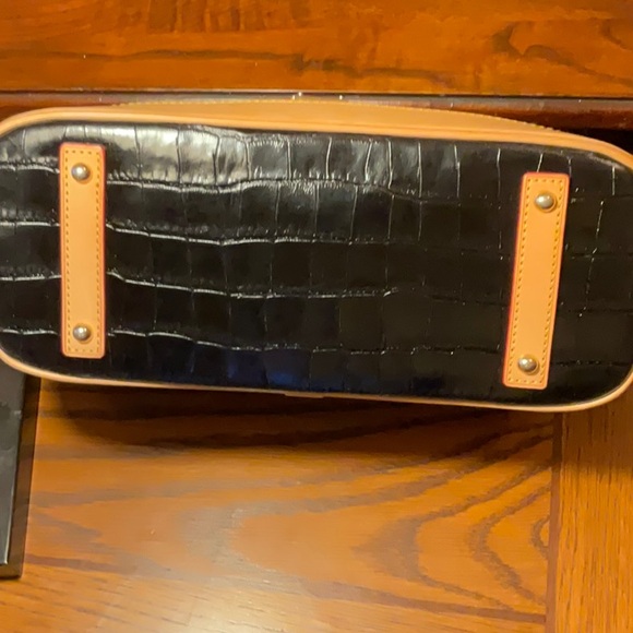 Dooney and Bourke Oakdale Zip Zip Satchel - Picture 2 of 11